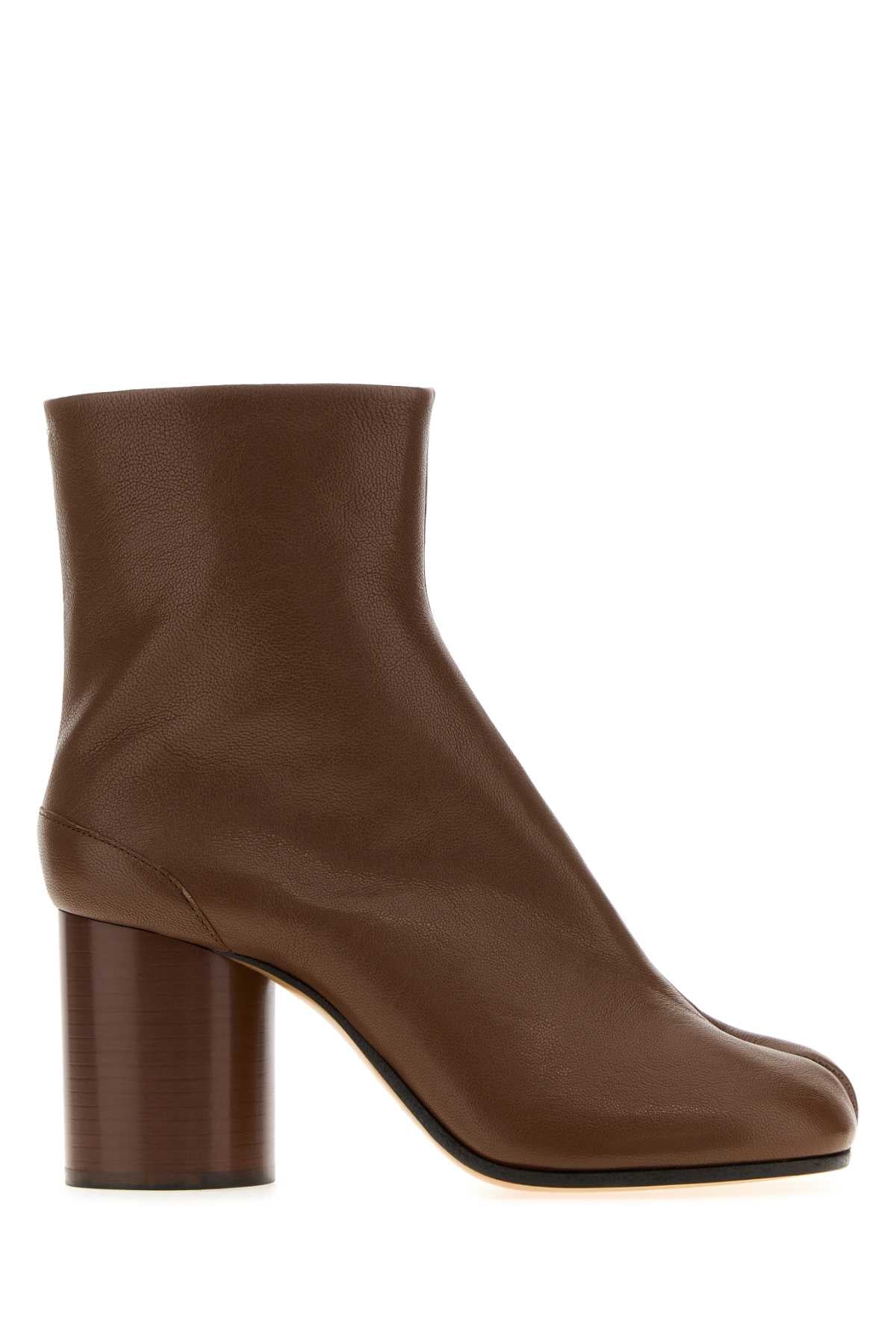 MAISON MARGIELA TABI ANKLE BOOTS H80 For Women Tomaia: 100% Pelle Ovina - Fodera: 100% Pelle Bovina - Interno: 100% Pelle Bovina - Suola: 100% Pelle Bovina - Contrasto: 100% Gomma