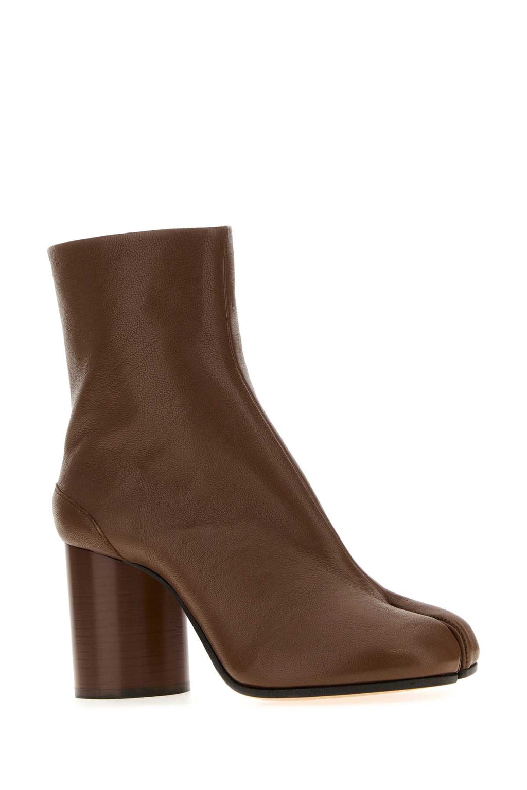 MAISON MARGIELA TABI ANKLE BOOTS H80 For Women Tomaia: 100% Pelle Ovina - Fodera: 100% Pelle Bovina - Interno: 100% Pelle Bovina - Suola: 100% Pelle Bovina - Contrasto: 100% Gomma