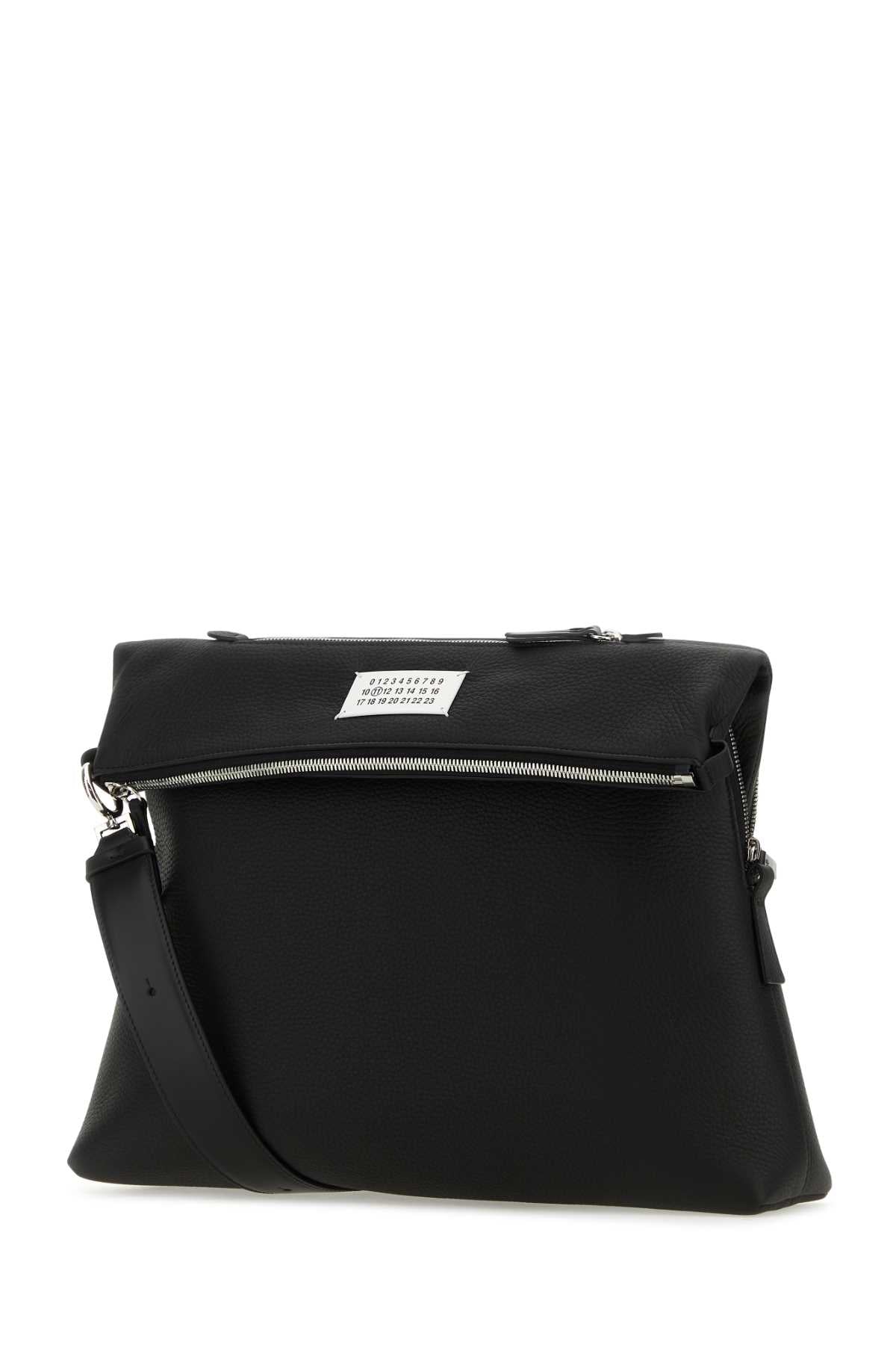 MAISON MARGIELA BORSA For Men Corpo: 100% Pelle Di Cervo - Contrasto: 100% Pelle Bovina - Fodera: 100% Cotone - Interno: 100% Pelle Di Cervo - Minuteria Metallica: 94% Zinc Alloy 4% Alluminio 2% Rame - Minuteria Metallica 1: 100% Ottone