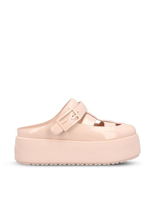 Sabot realizzate in pelle di vitello