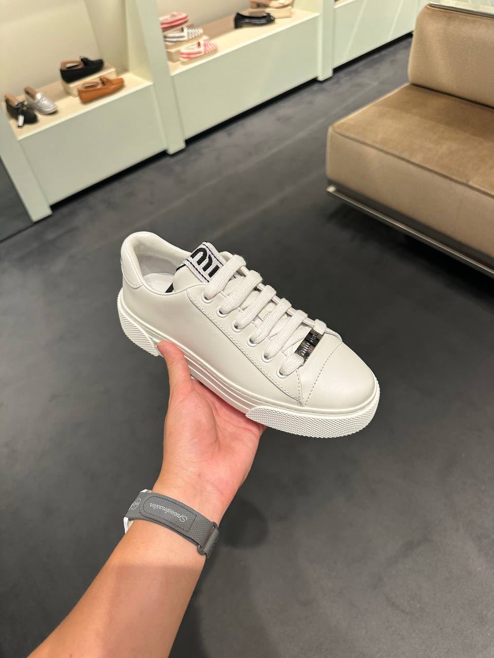 Leather sneakers