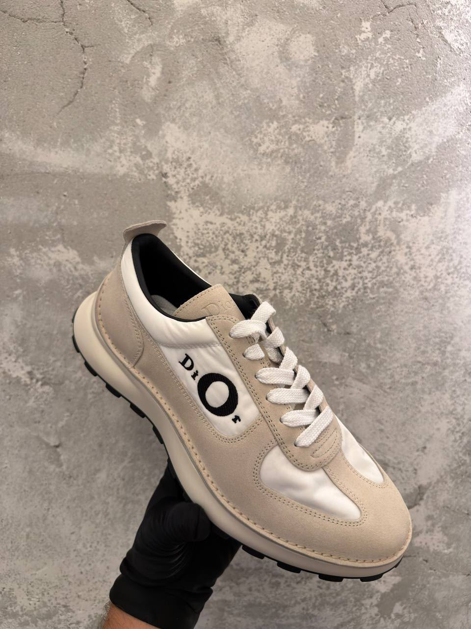 Vibe Sneaker