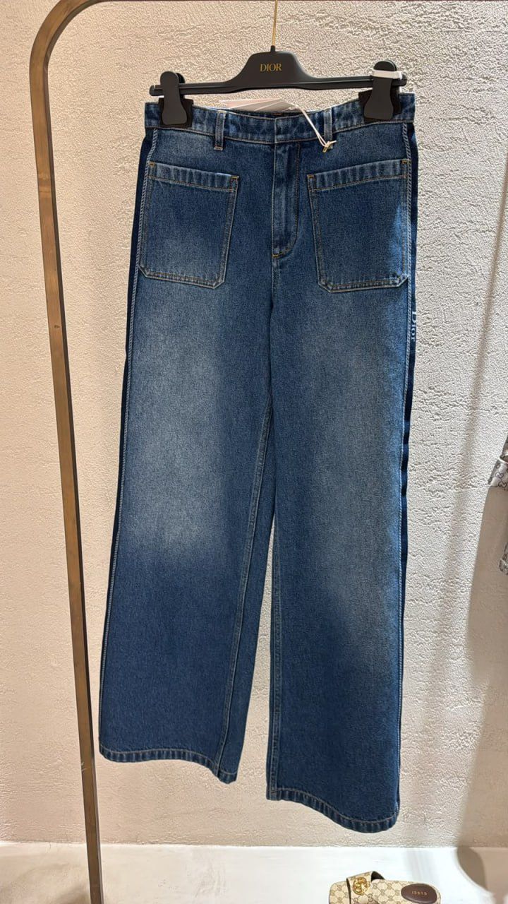 Wide-Leg Jeans with Side Stripe