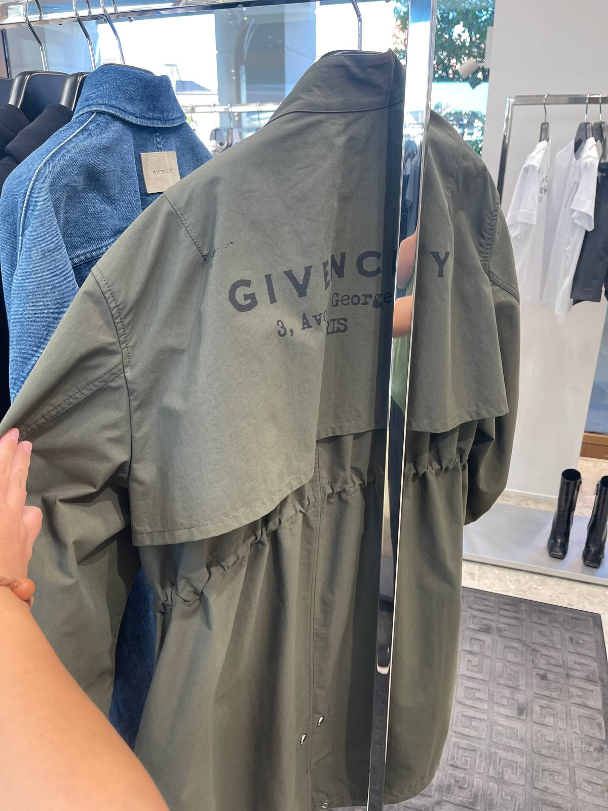 3, Avenue George V Parka