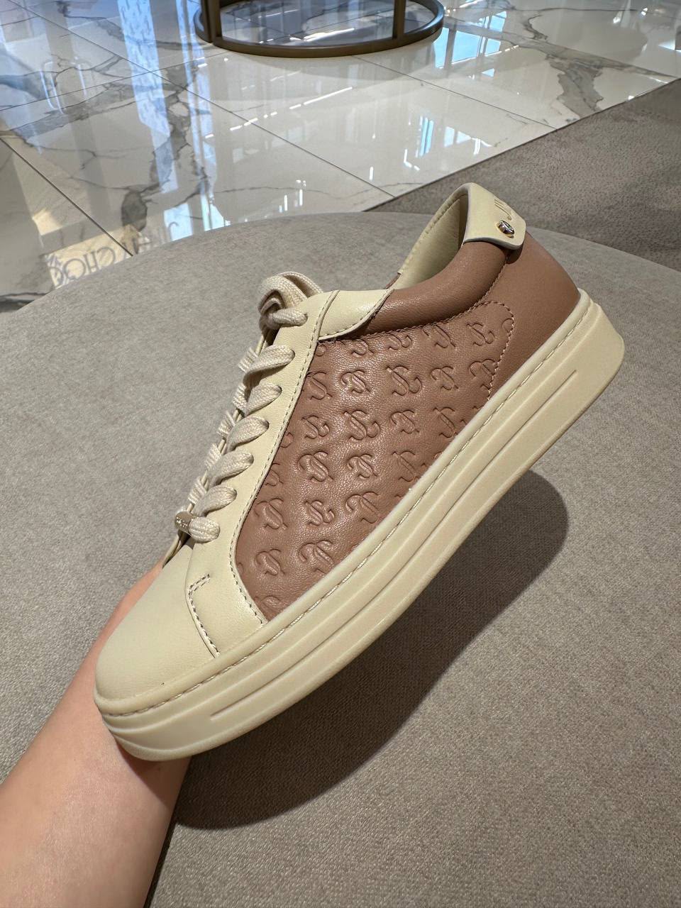 Hawaii/F Low Top Sneakers
