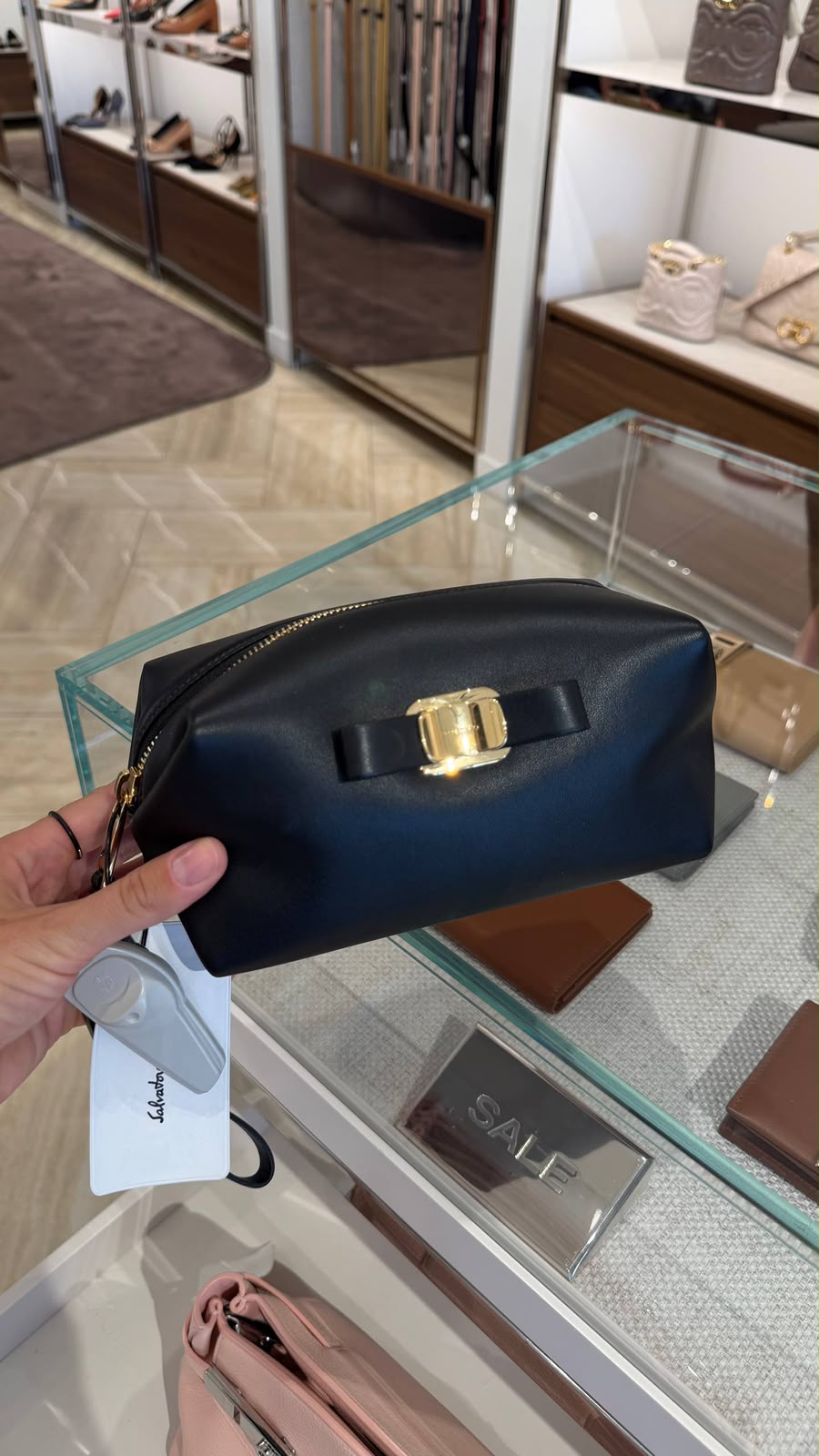 Vara Bow Cosmetic Case