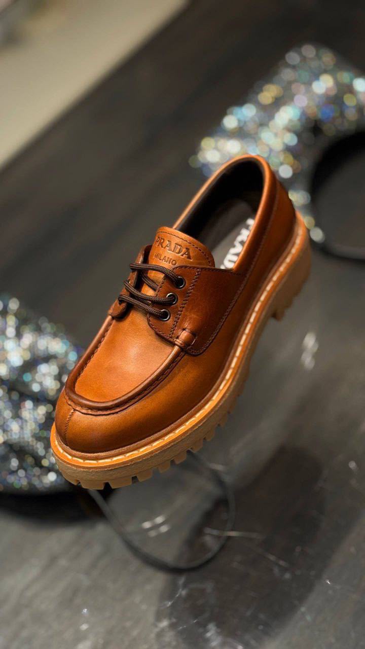 Brushed Leather Lace-up Shoes