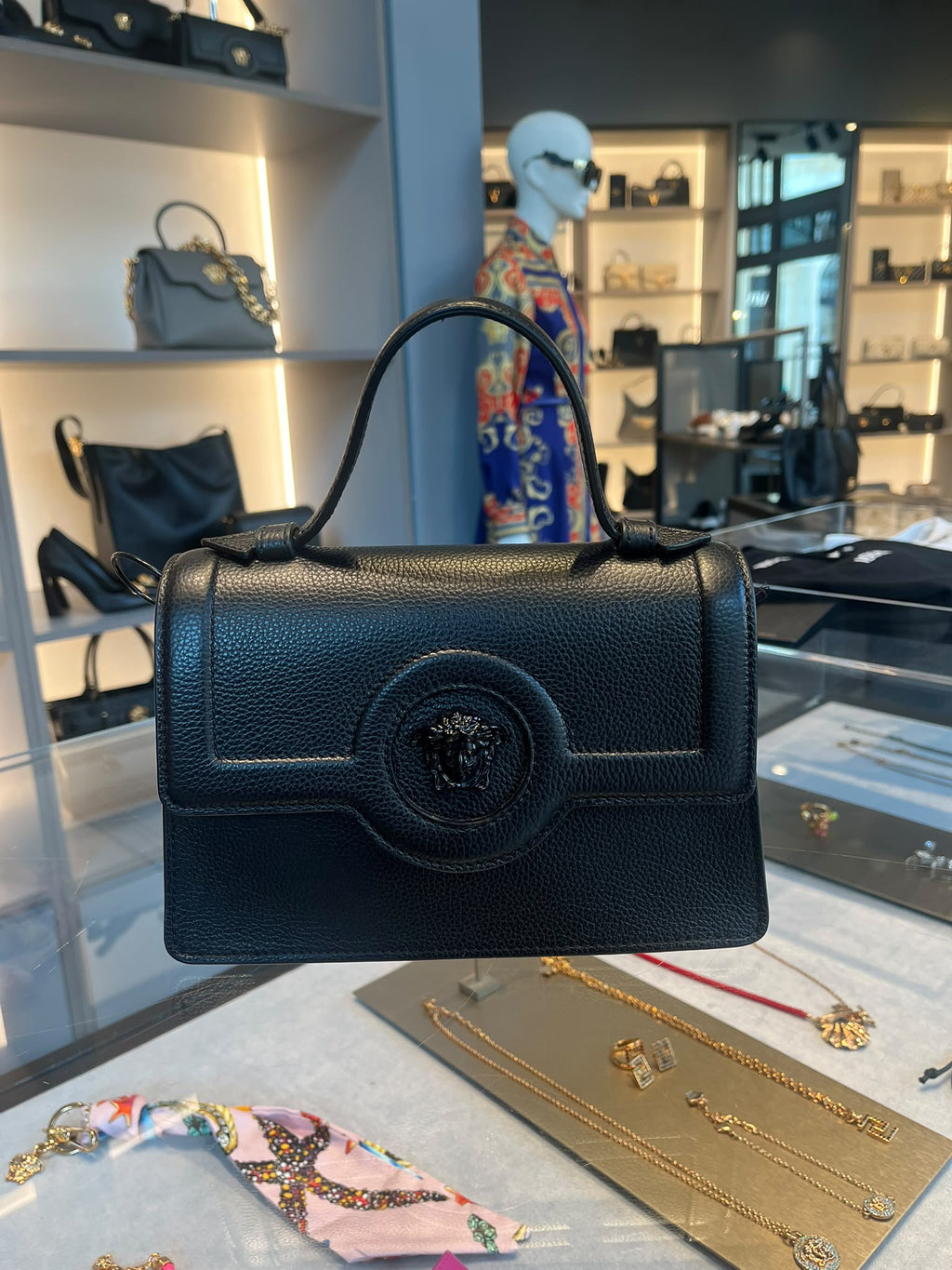 Virtus Shoulder Bag