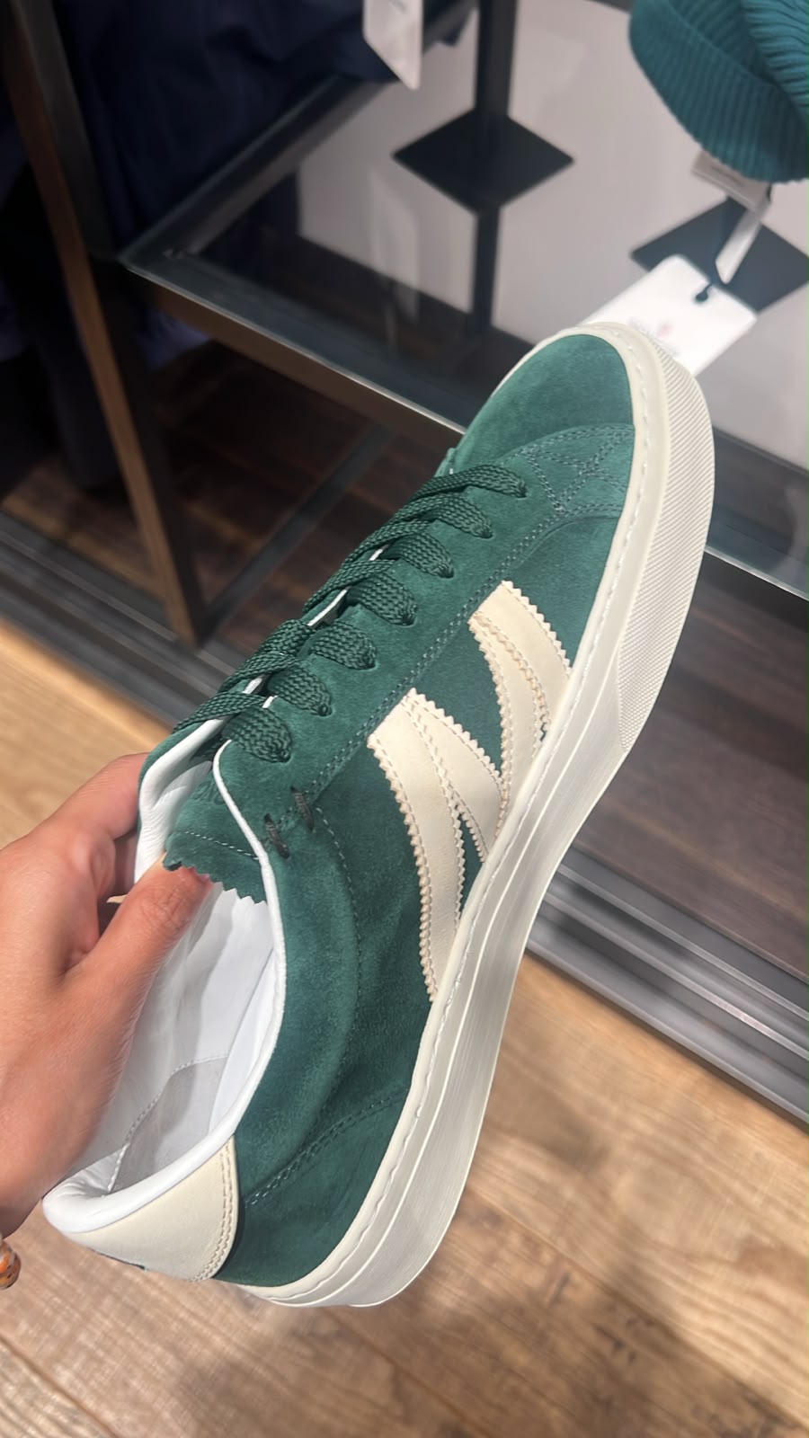 Hank Original Sole Suede Low-Top Sneakers