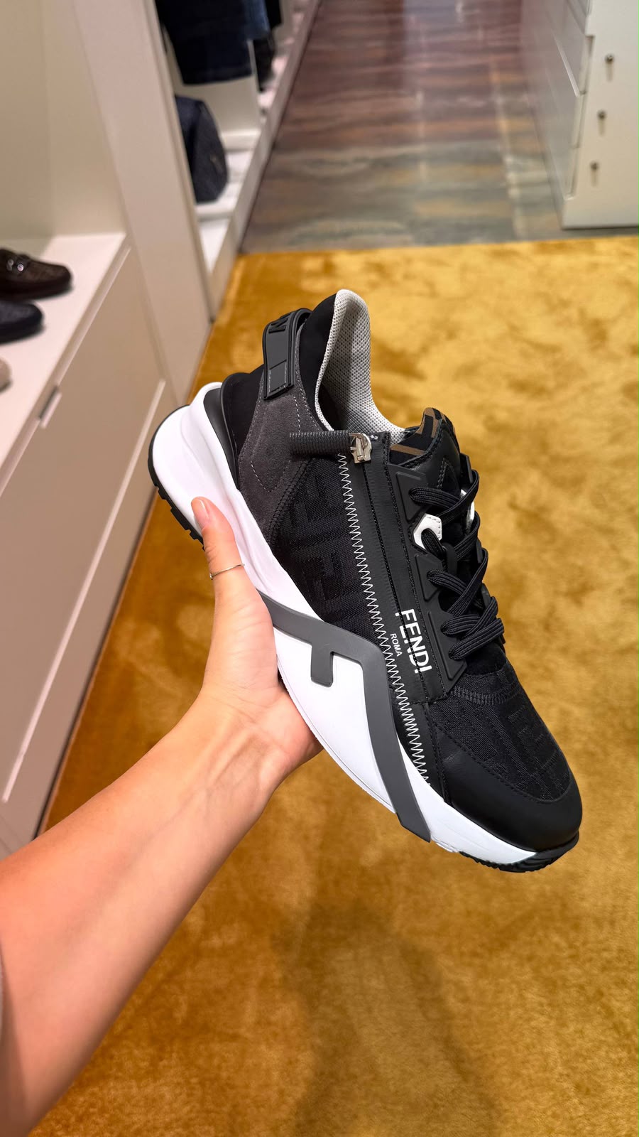 Flow Sneakers
