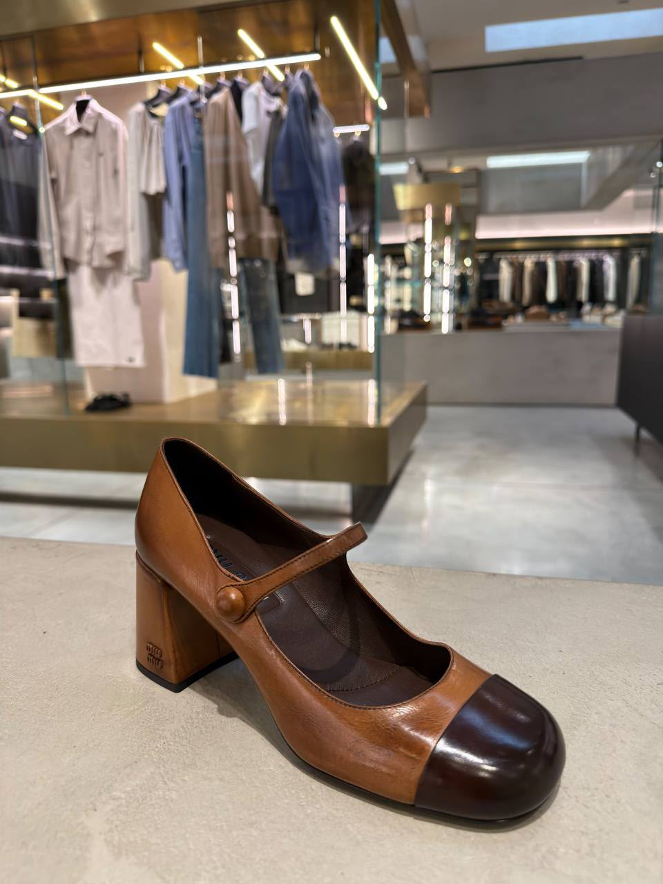 Two-tone leather Mary Jane pumps