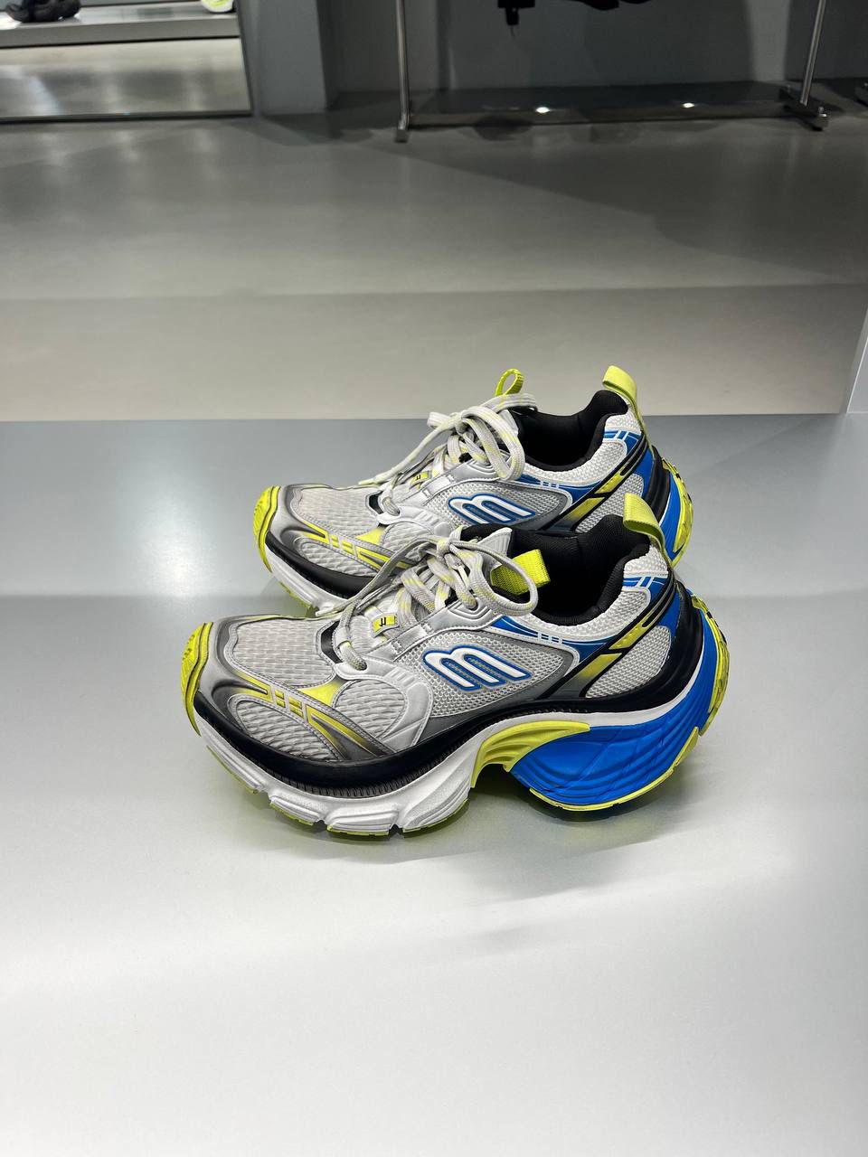Bouncer Sneakers