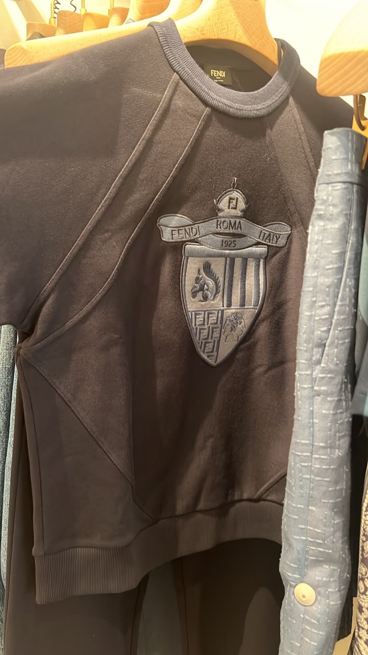 Crest Embroidered Sweatshirt