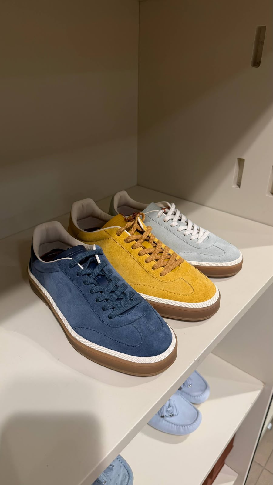 Curling Sneaker