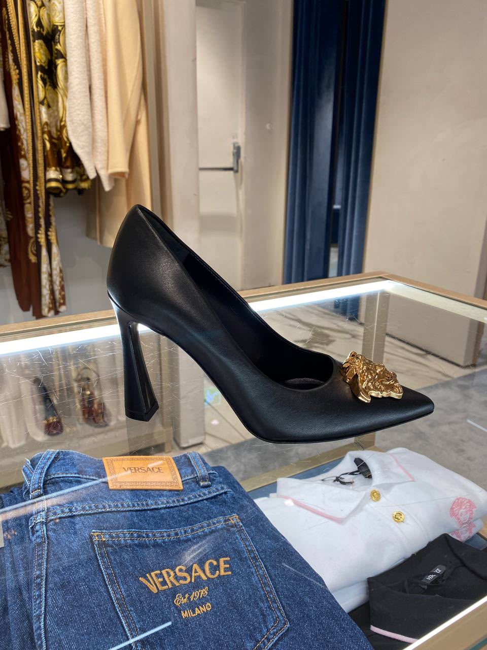 La Medusa Pumps