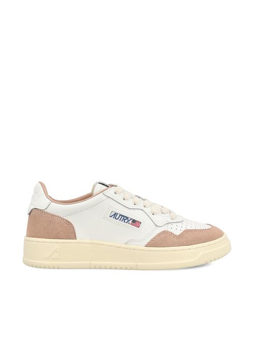 Sneakers realizzate in pelle