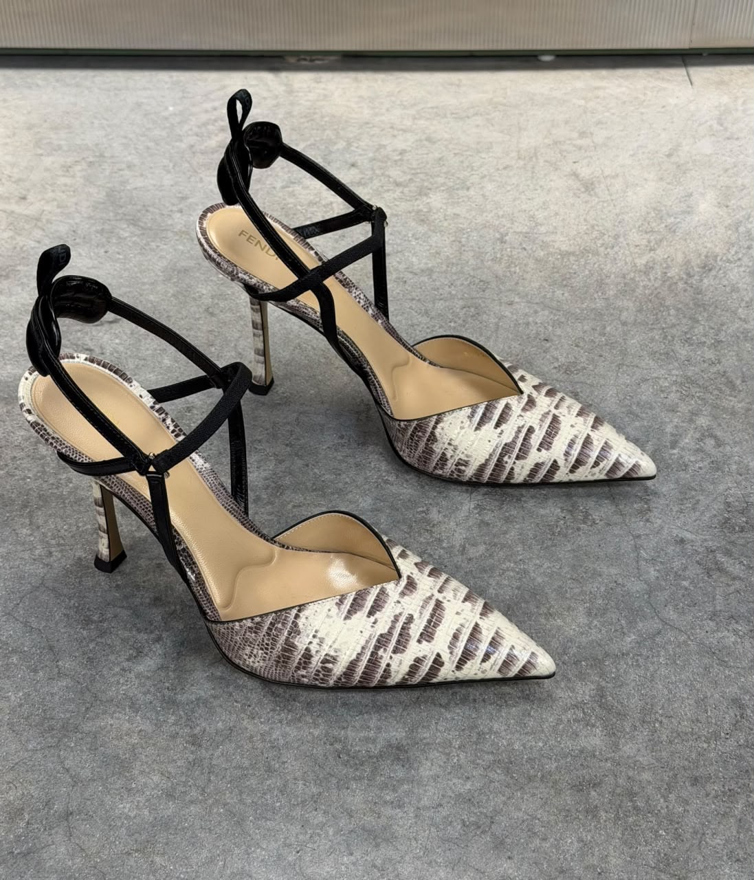 Colibrì Slingback Pumps
