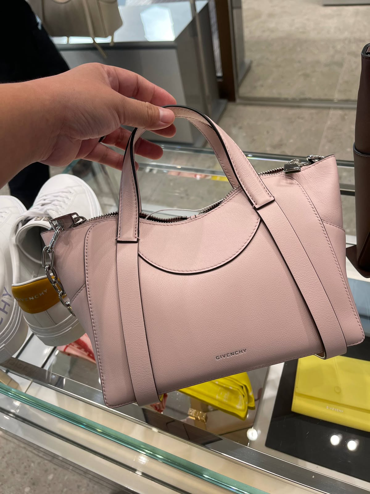 Antigona Soft Small Handbag
