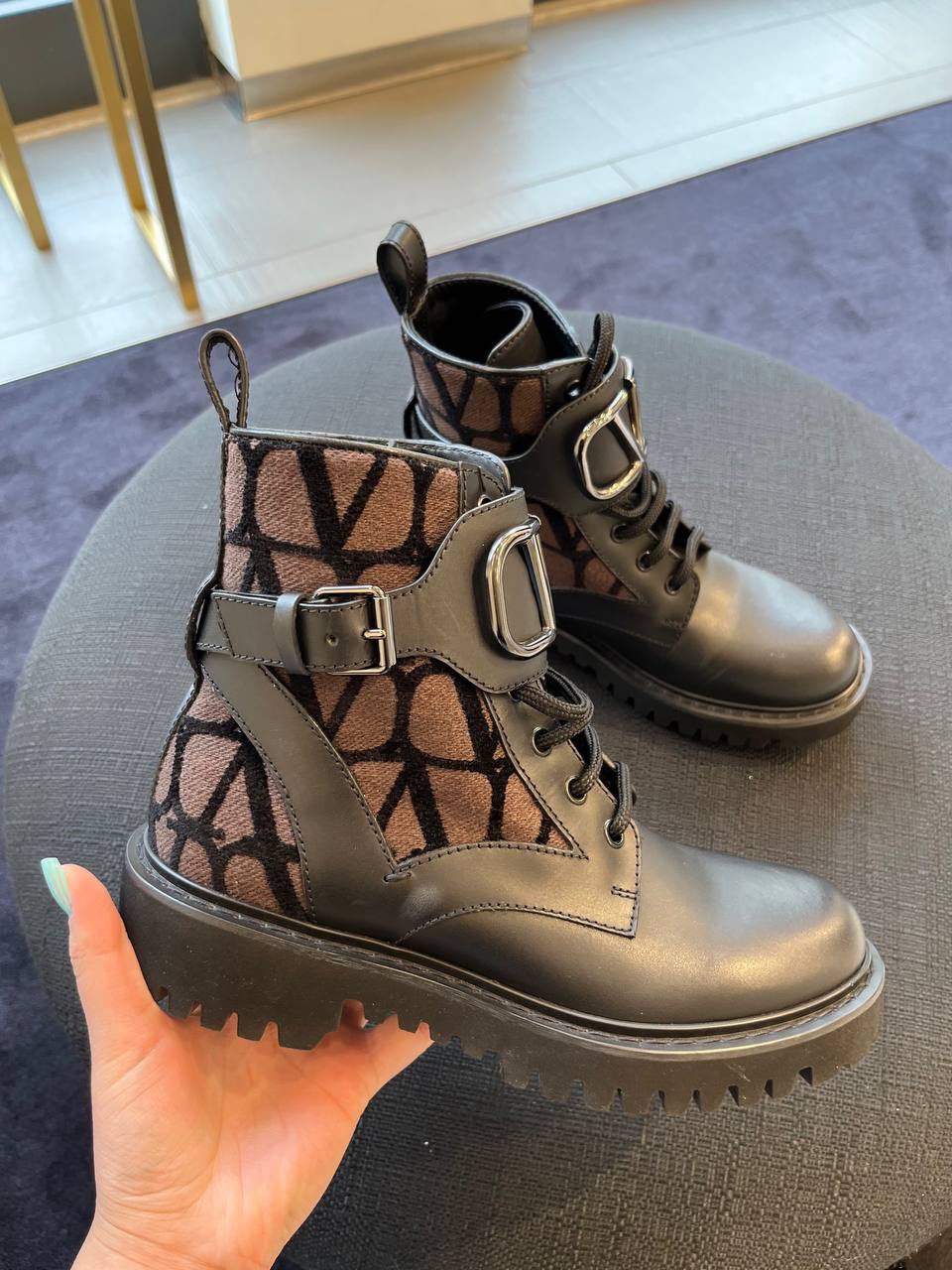 Garavani Toile Iconographe Combat Boot