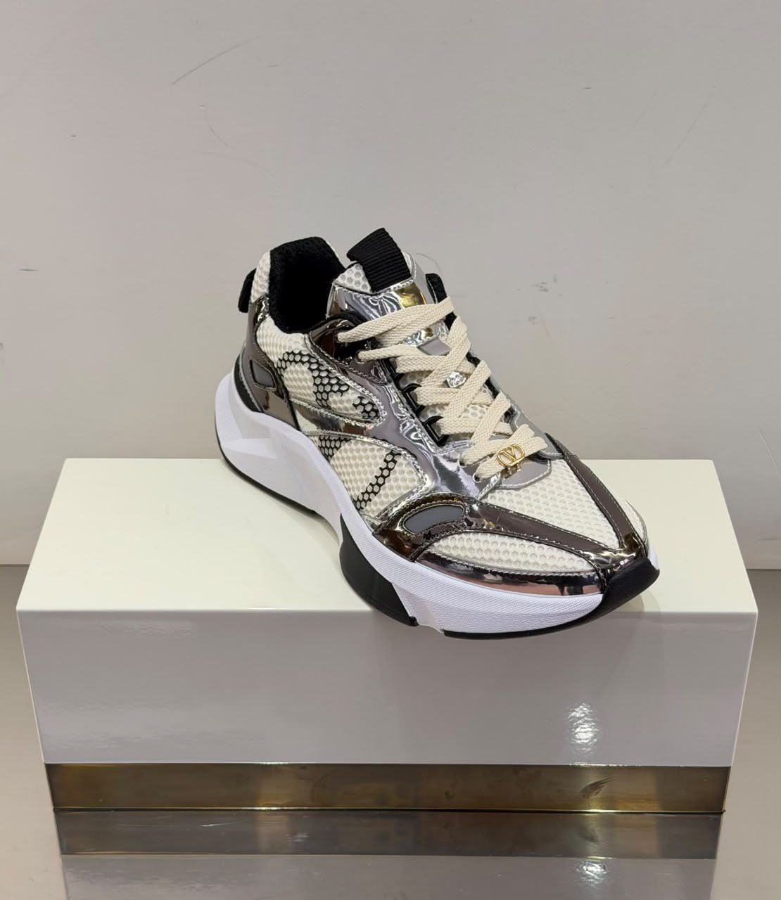 Garavani Rockstud Untitled Metallic Mesh Sneakers