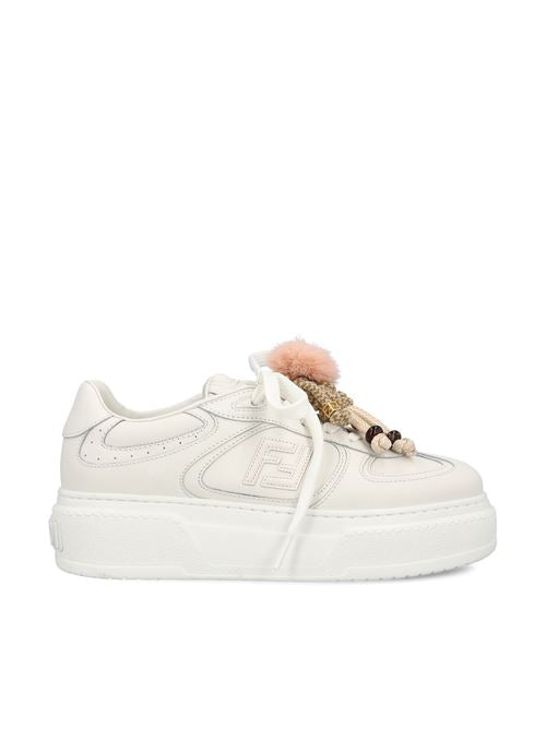 Sneakers realizzate in pelle di vitello