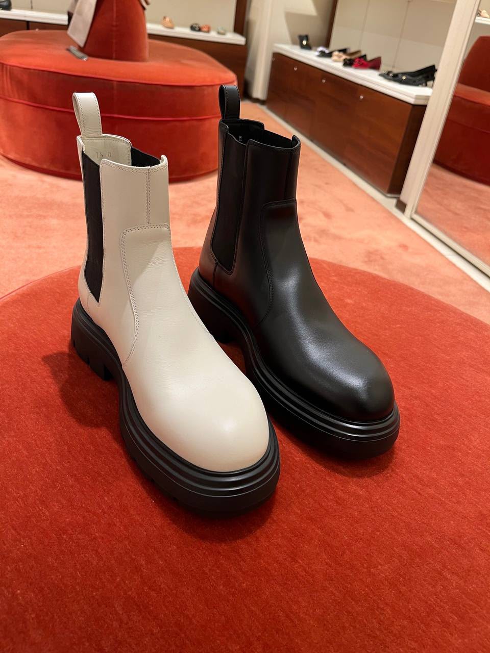 Monolith brushed leather Chelsea boots