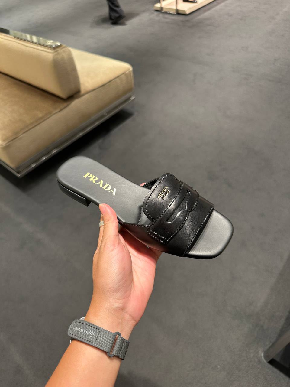 Brushed leather slides