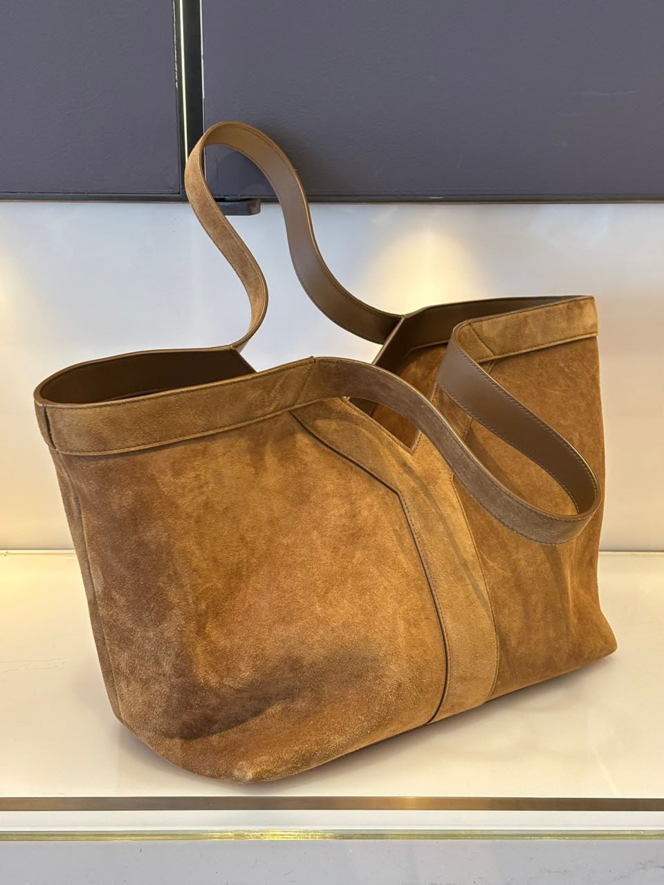Le 5 à 7 Large Tote in Suede