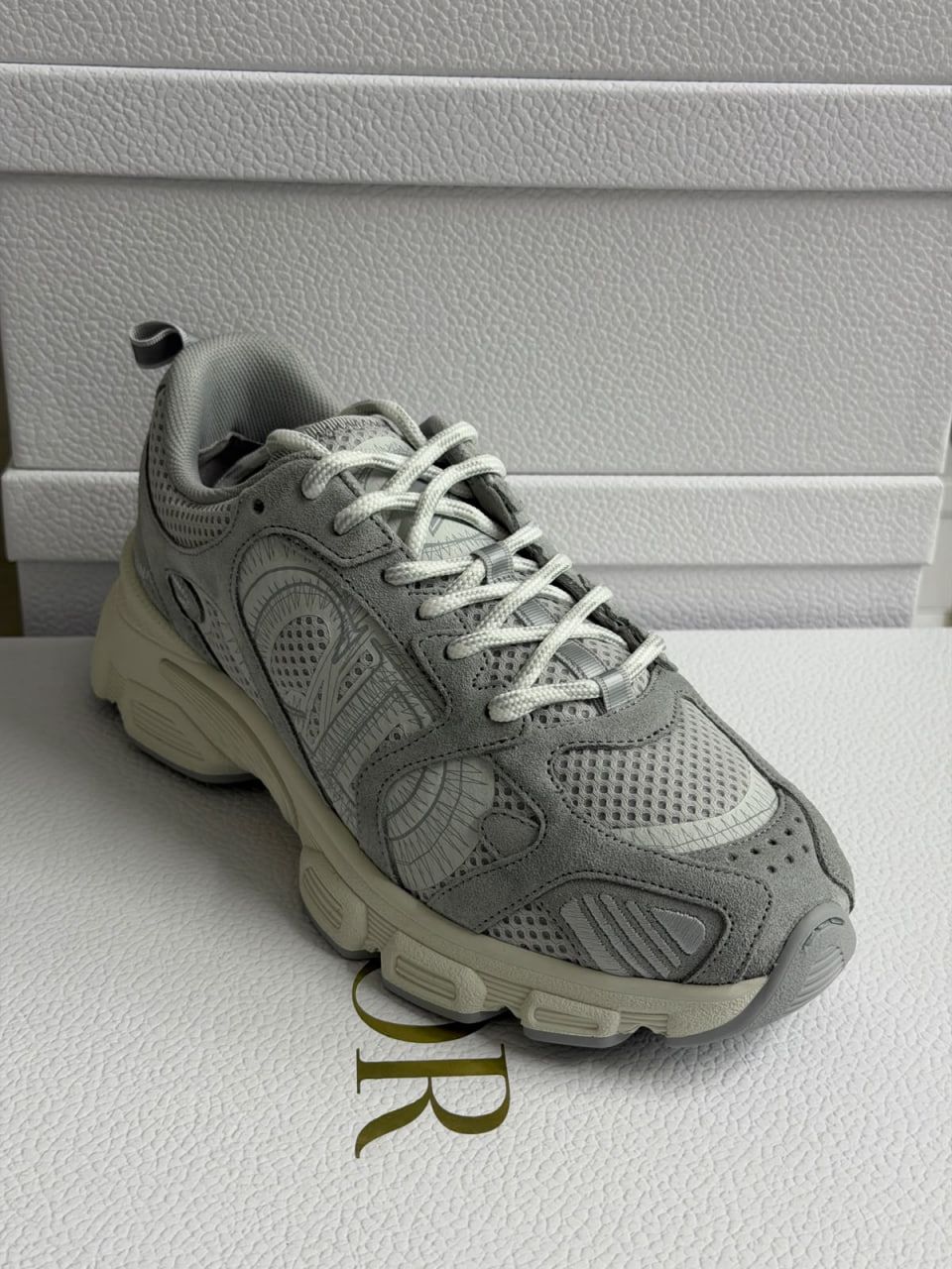 Vibe Sneaker