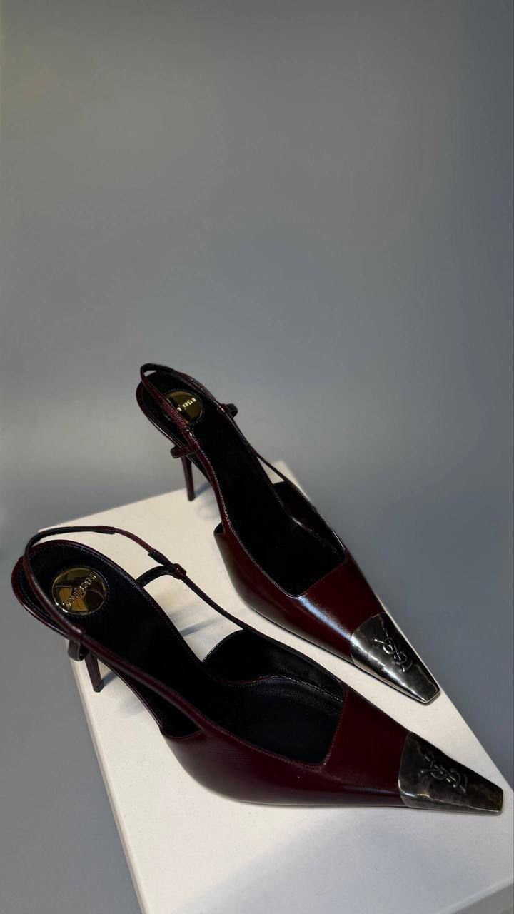 Le 5 à 7 Slingback Pumps in Patent Leather with Metal Toe Cap
