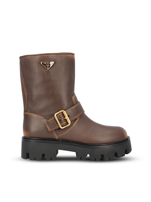 Stivaletti realizzati in pelle