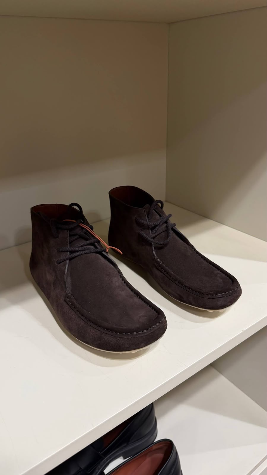 Curling Sneaker