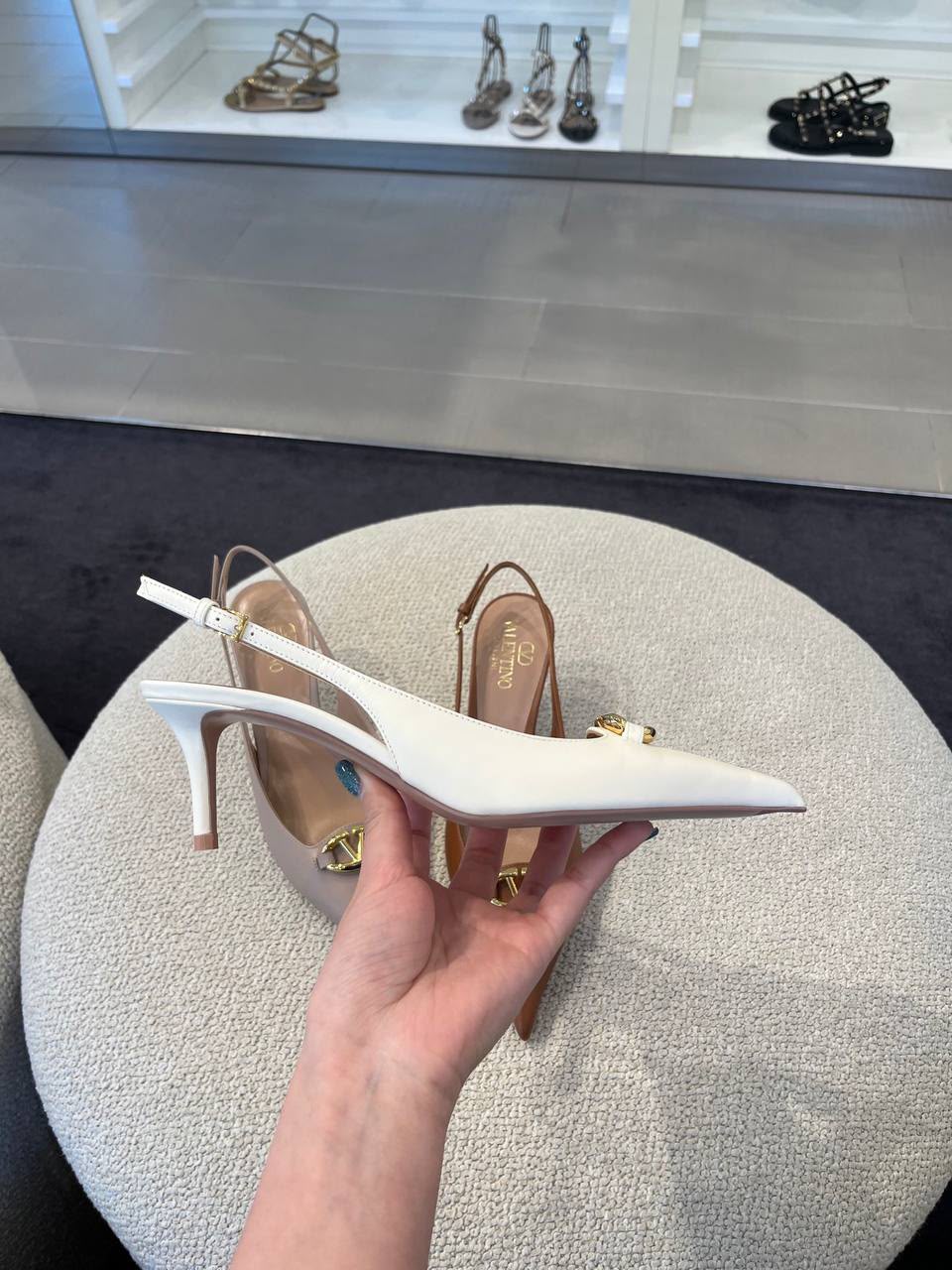 Garavani VLogo Signature Slingback Pump