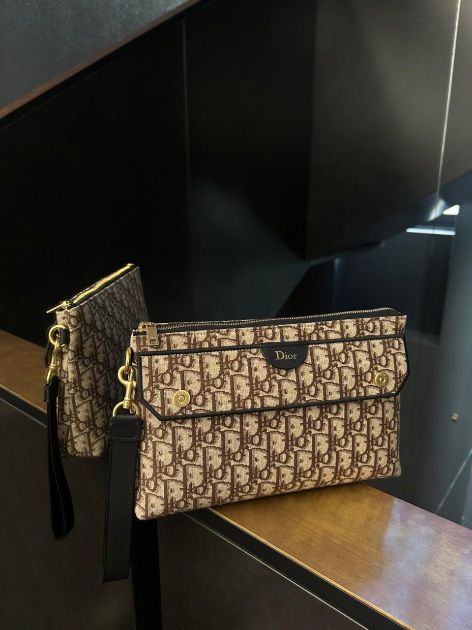 Oblique Pouch