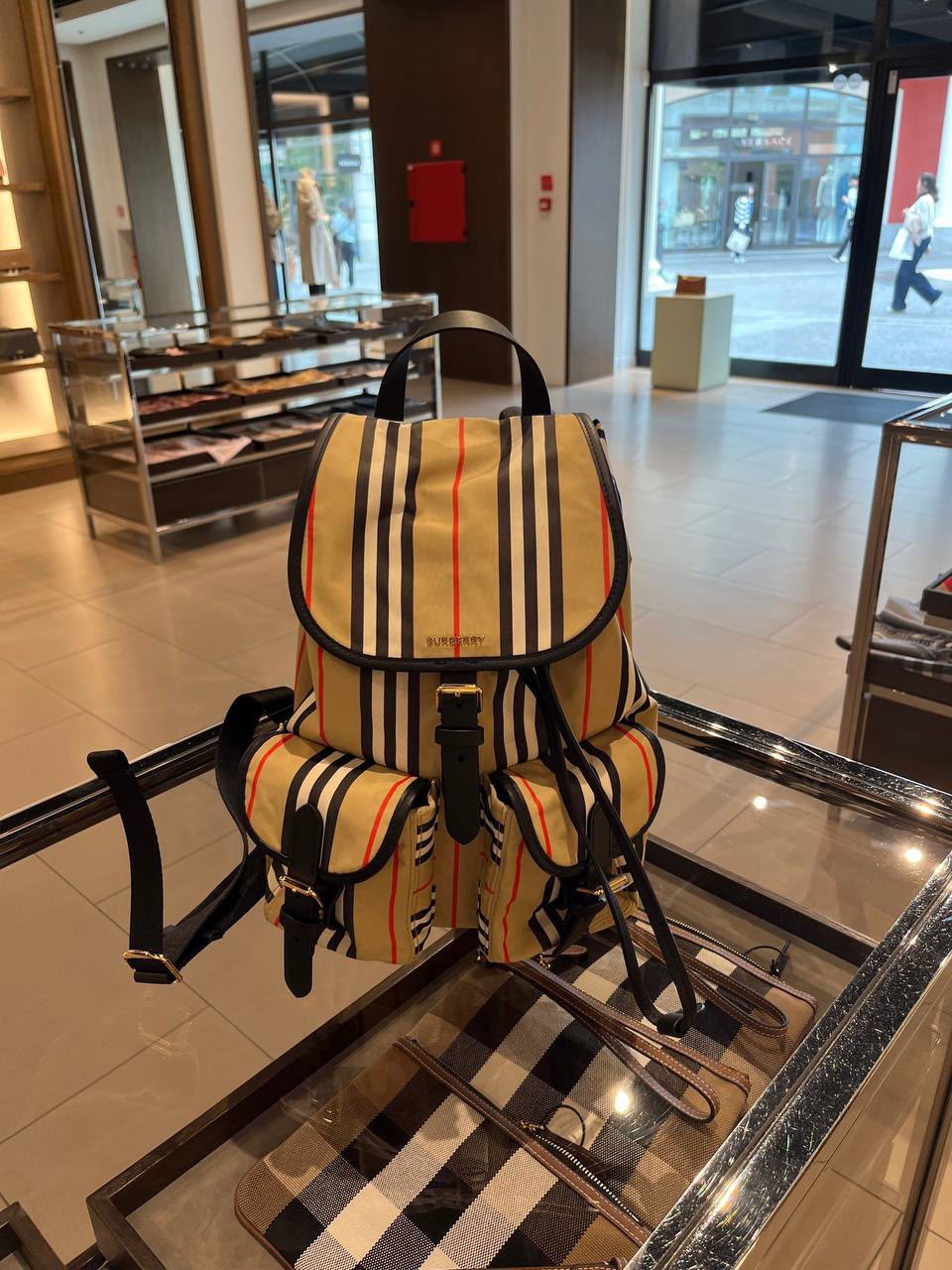 Medium Rucksack in Icon Stripe Econyl