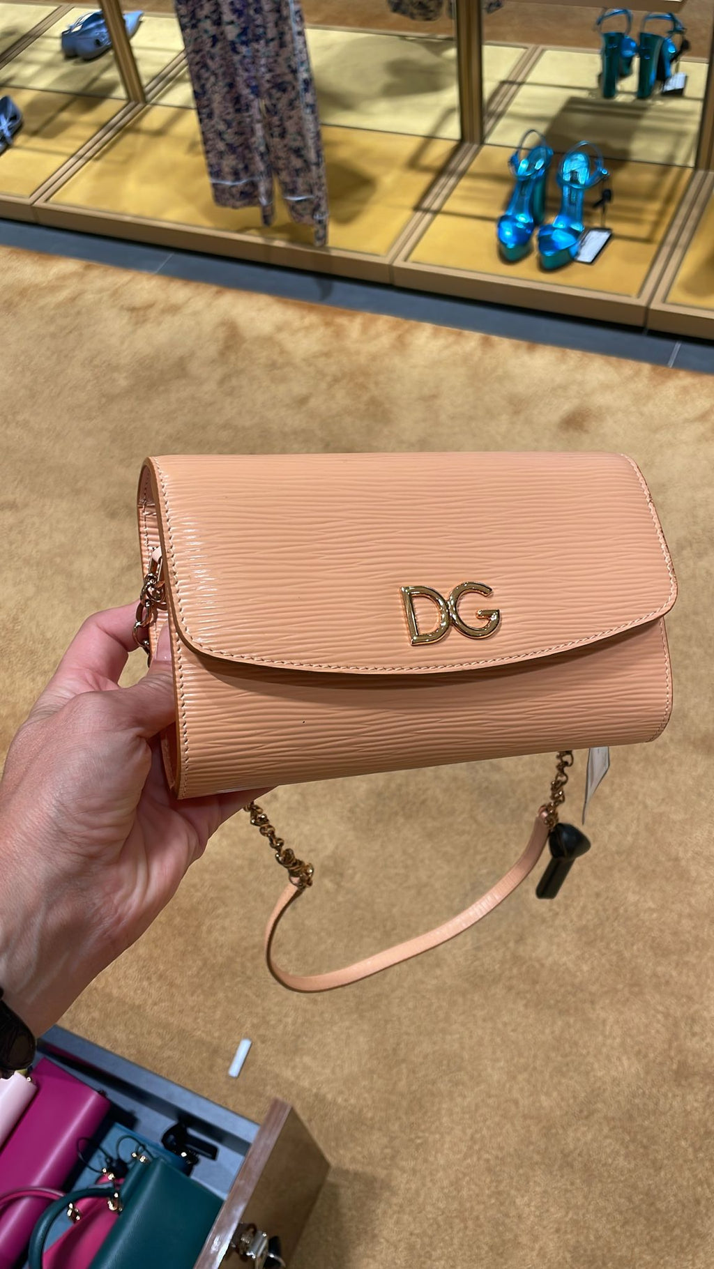 DG Logo Continental Wallet