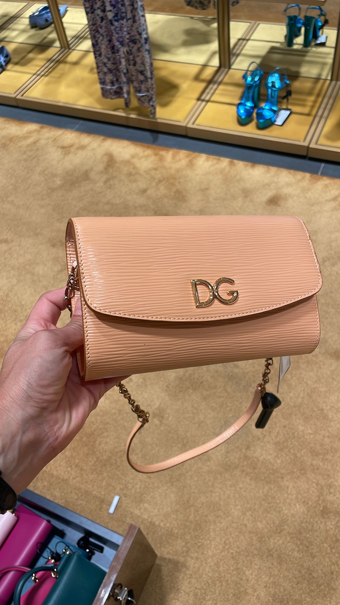 DG Logo Continental Wallet
