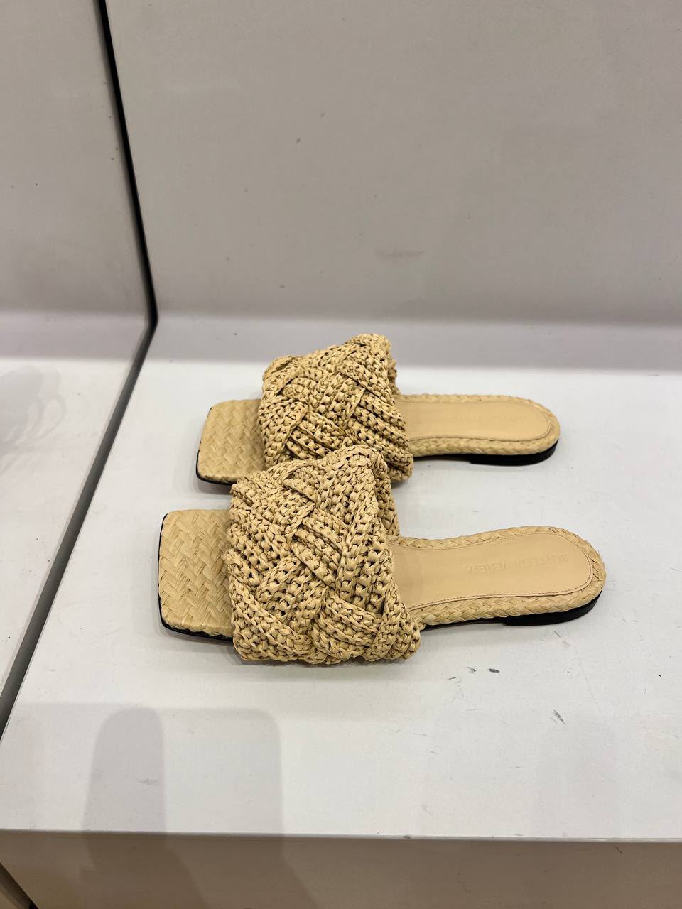 Lido Intrecciato Raffia Slides