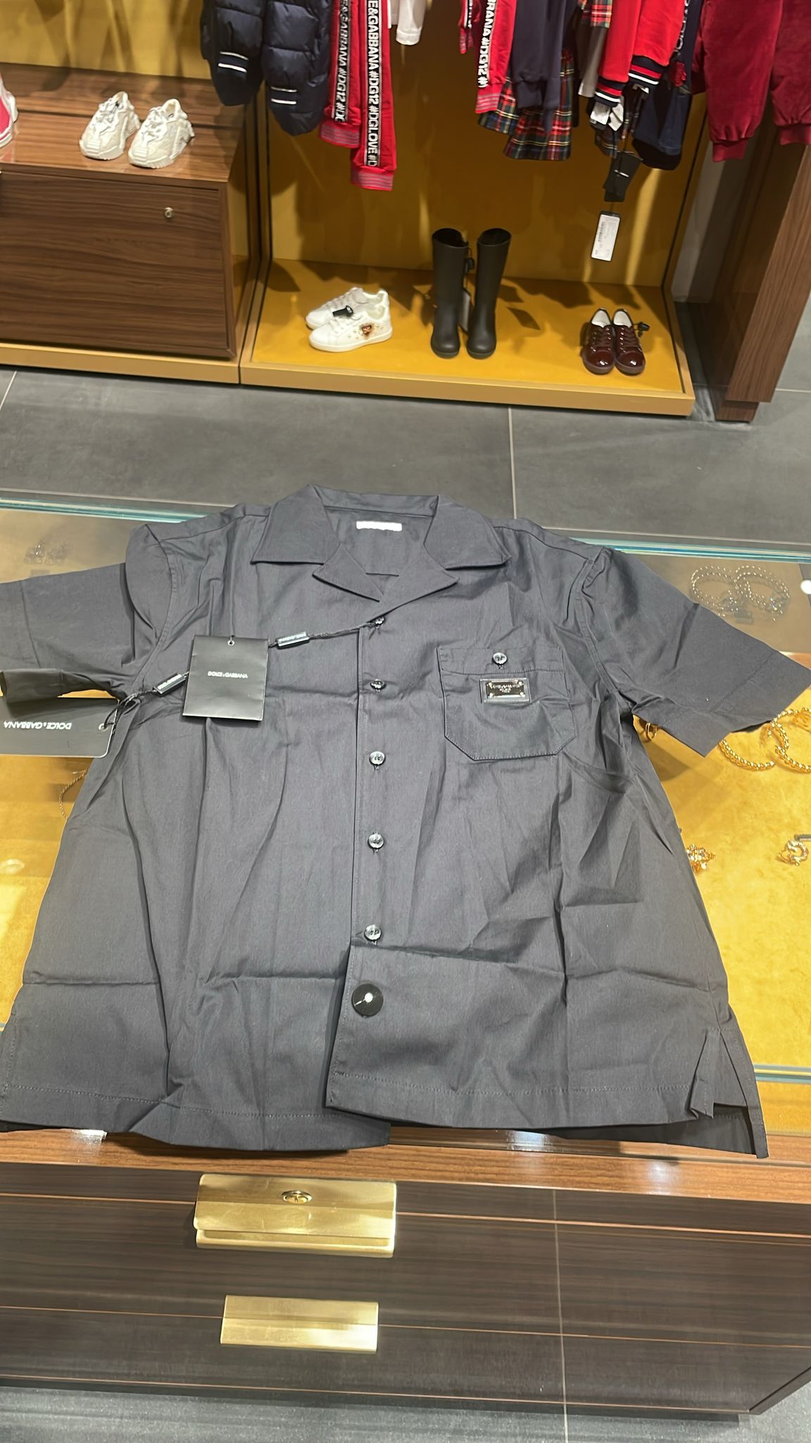 Cotton poplin shirt with logo plate