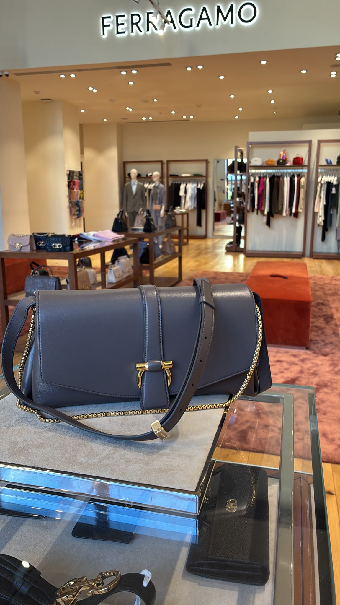 Hug Shoulder Bag