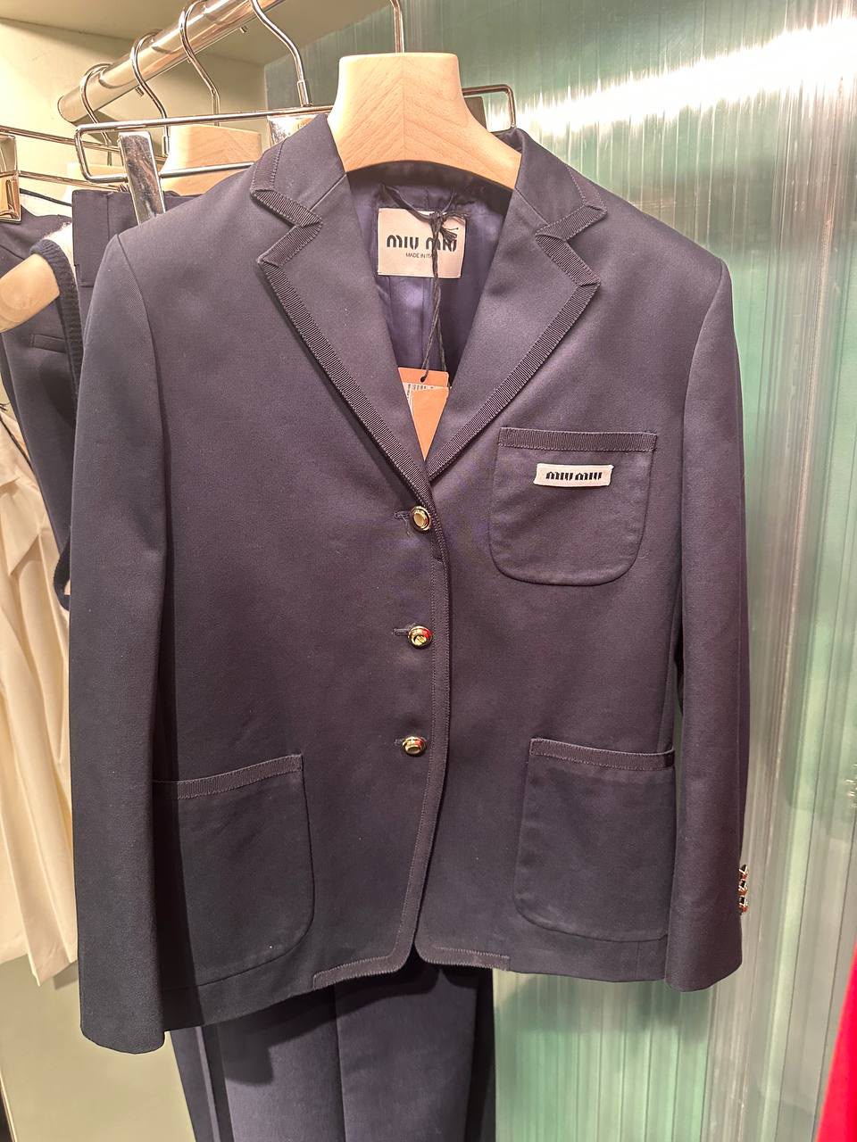 Single-breasted wool blazer