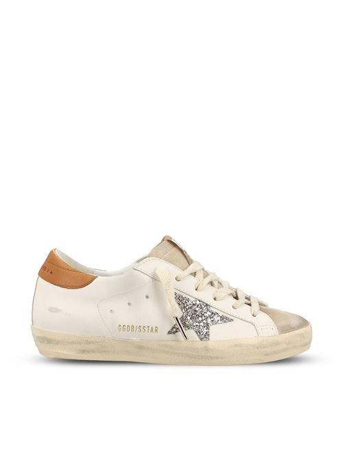 Sneakers realizzate in pelle