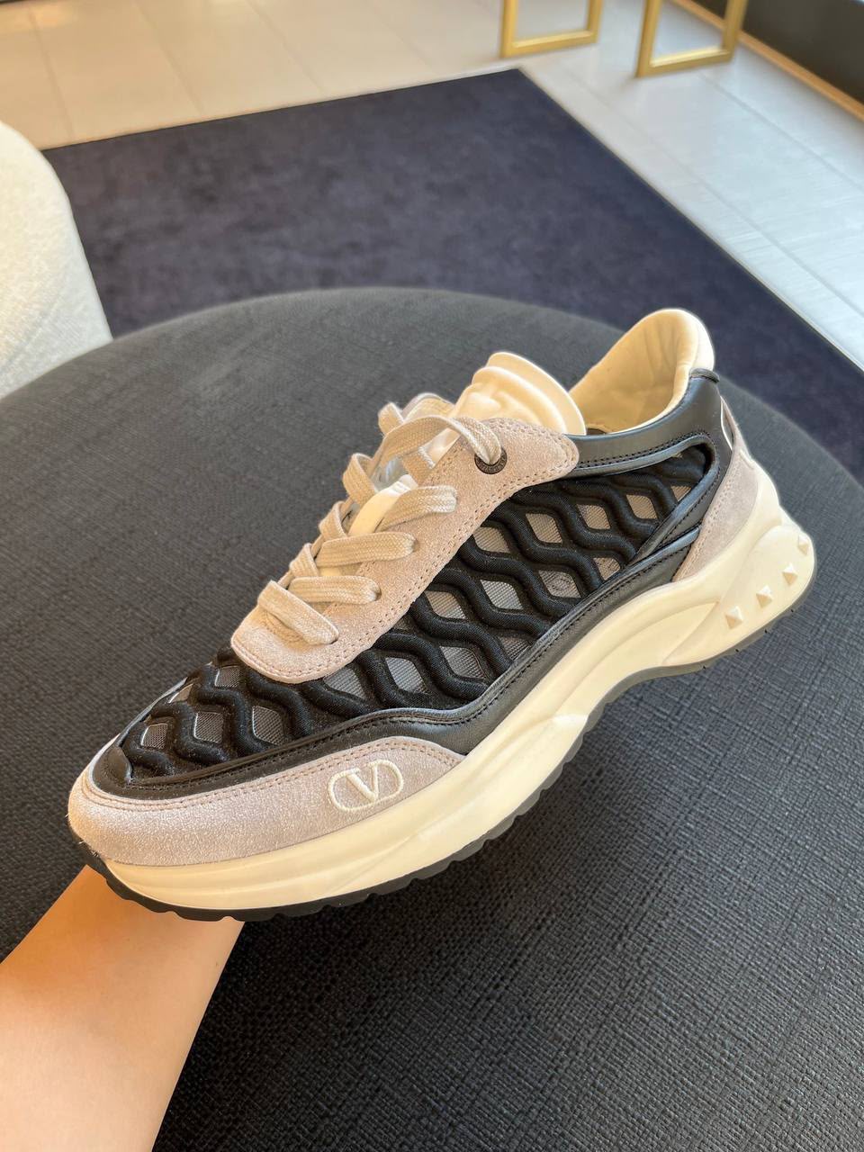 Neo-V Runner Sneakers