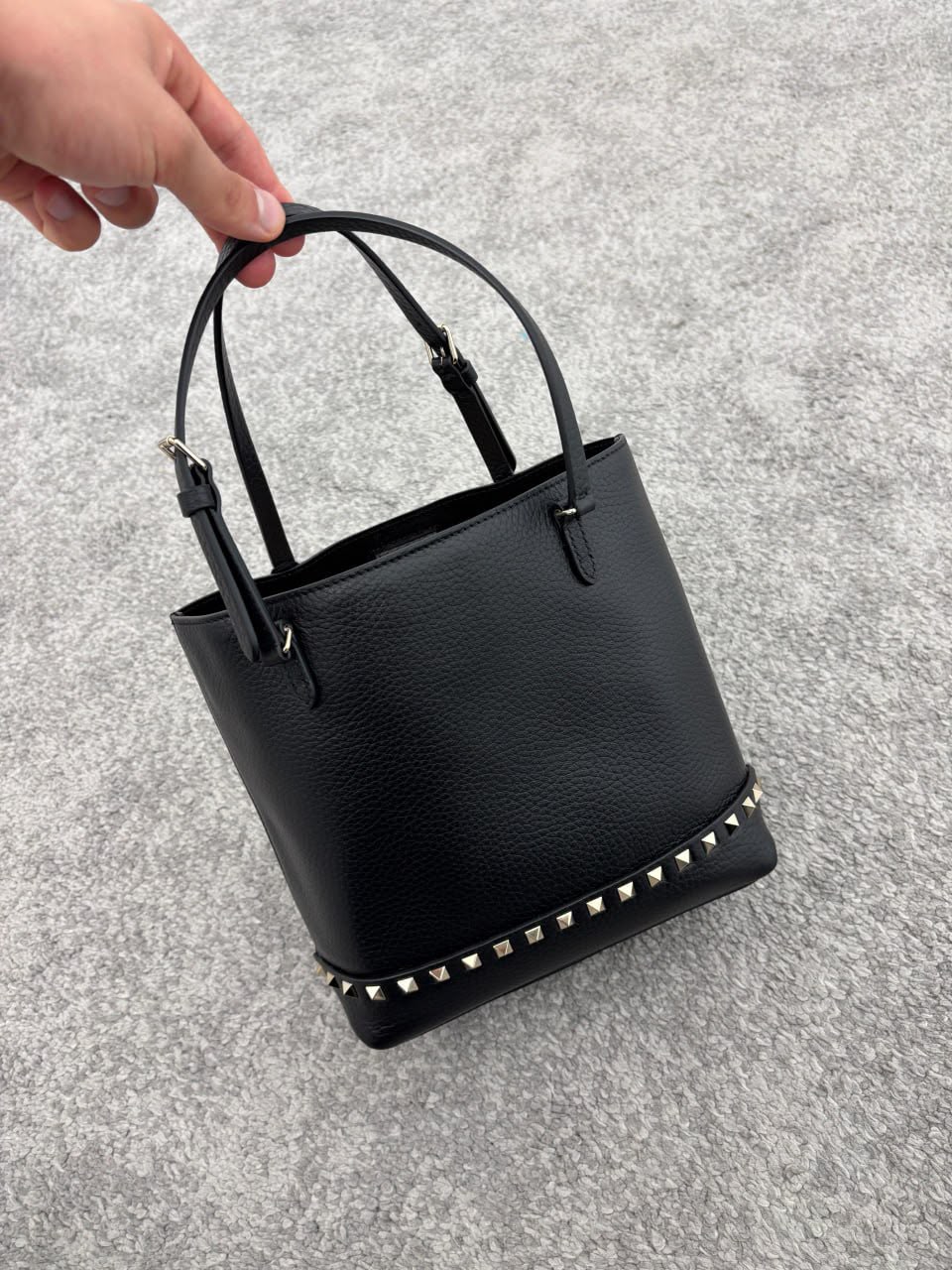 Rockstud Grainy Calfskin Bucket Bag