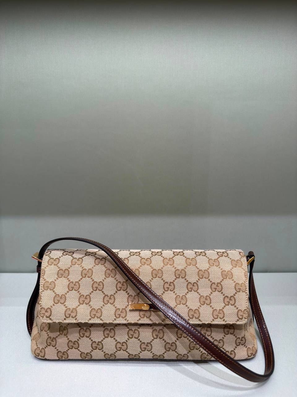 GG Canvas Shoulder Bag