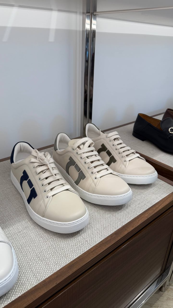 Gancini Low-Top Sneaker