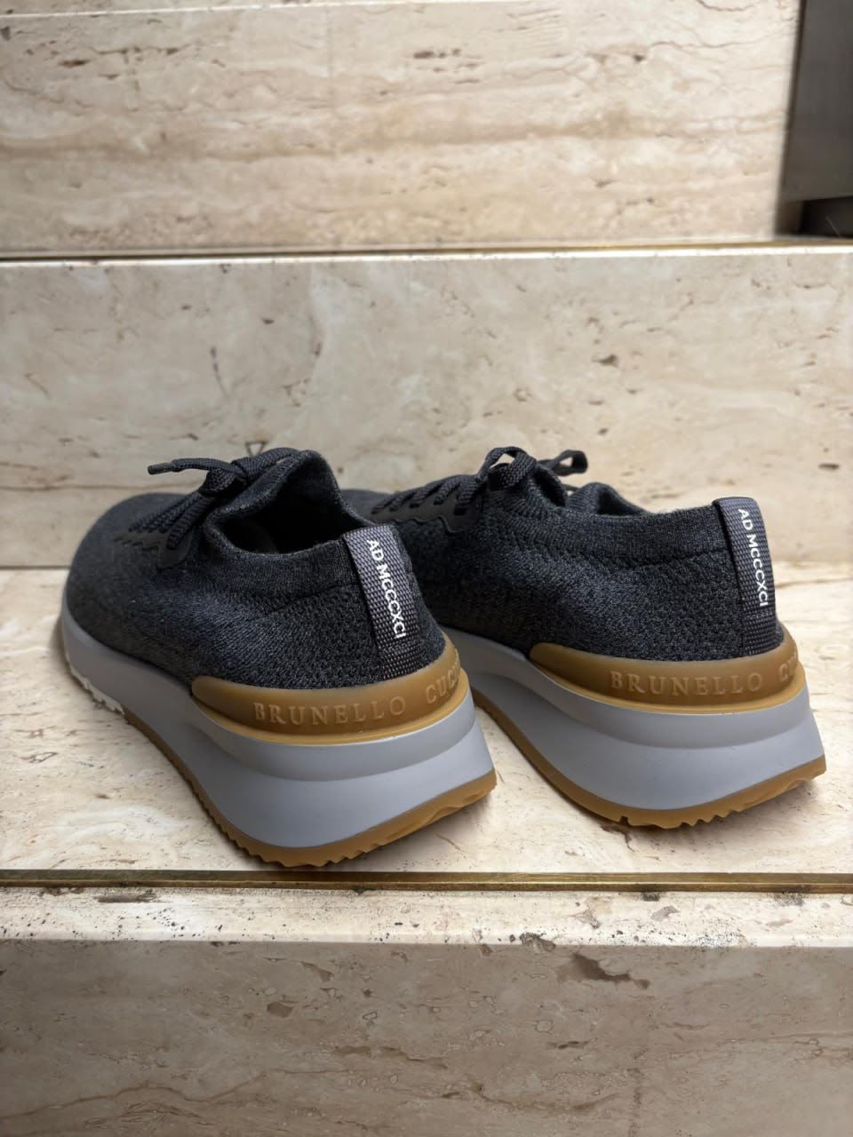 Runner Sneakers in Knit Fabric