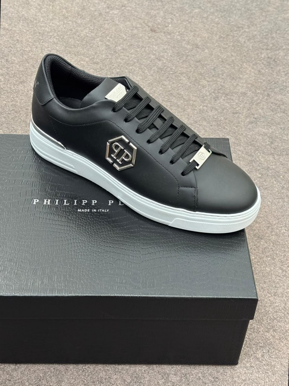 Original Low-Top Sneakers