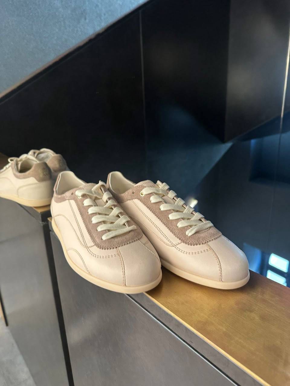 360 LP Flexy Walk Sneakers