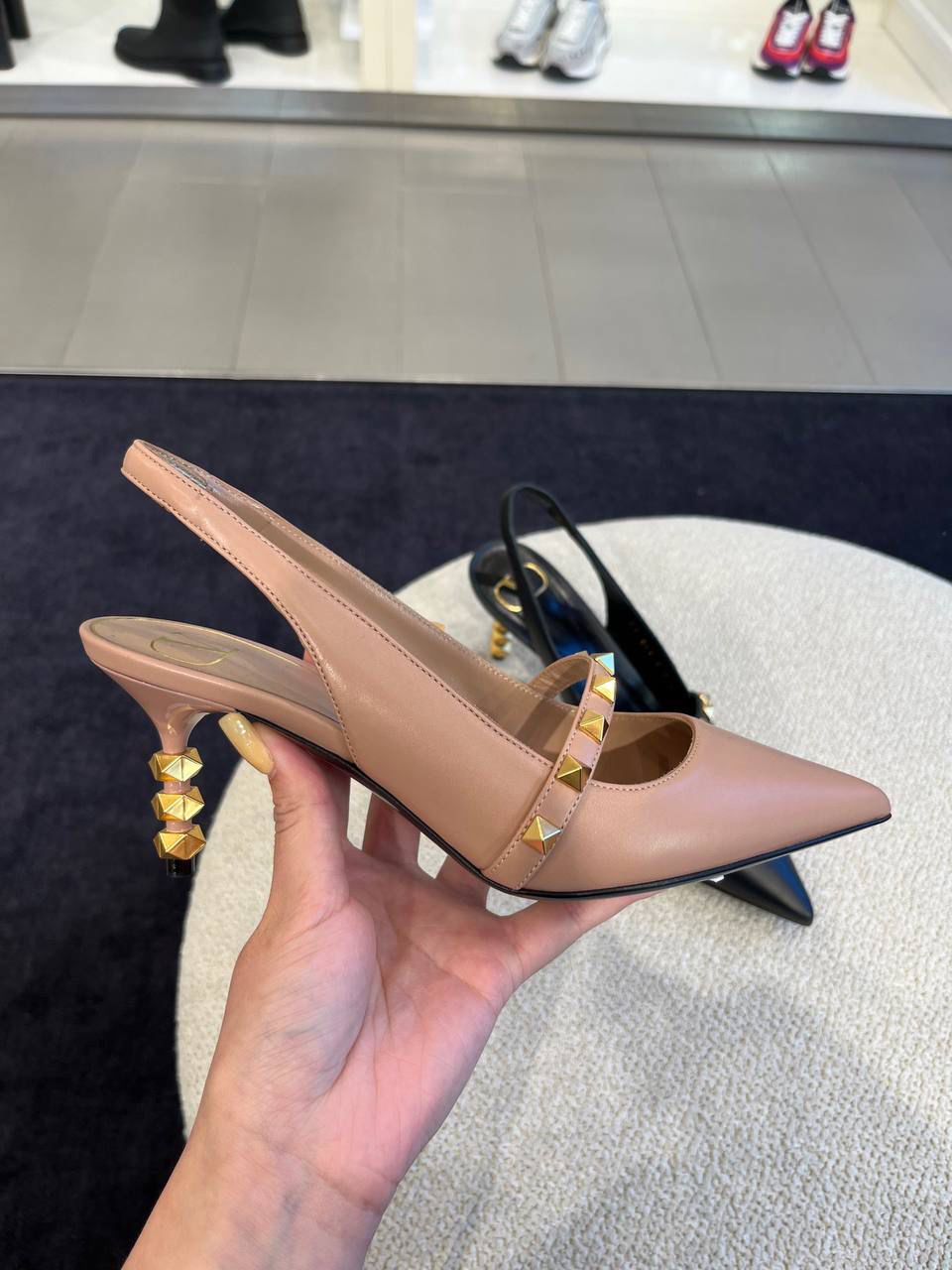 Garavani Rockstud Slingback Pump